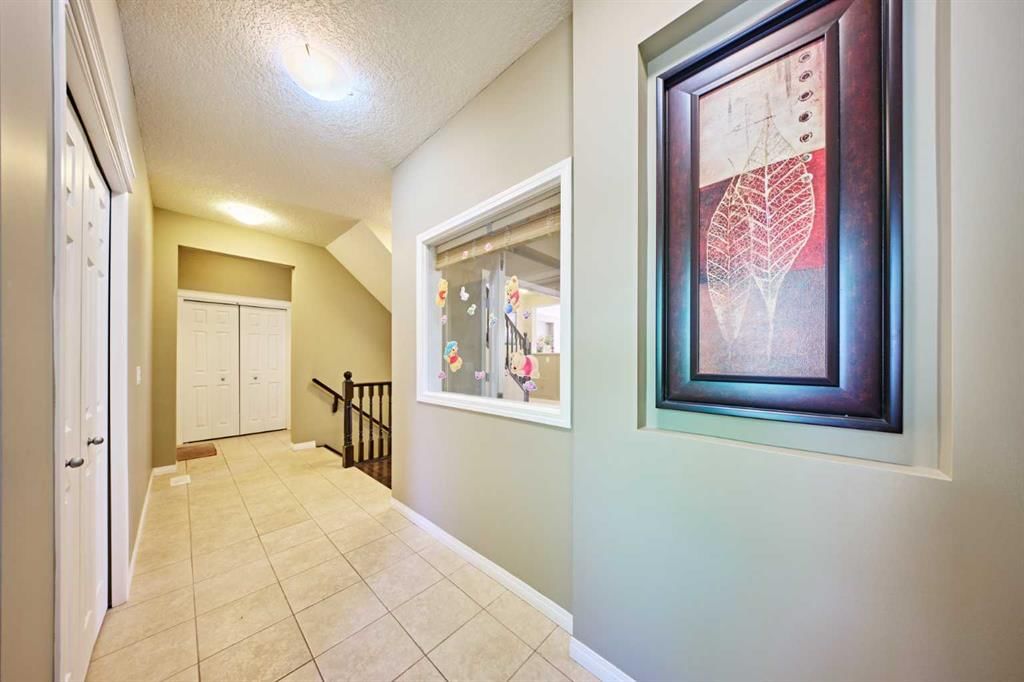 15 Silverado Saddle Court SW, Calgary — photo 5 of 49