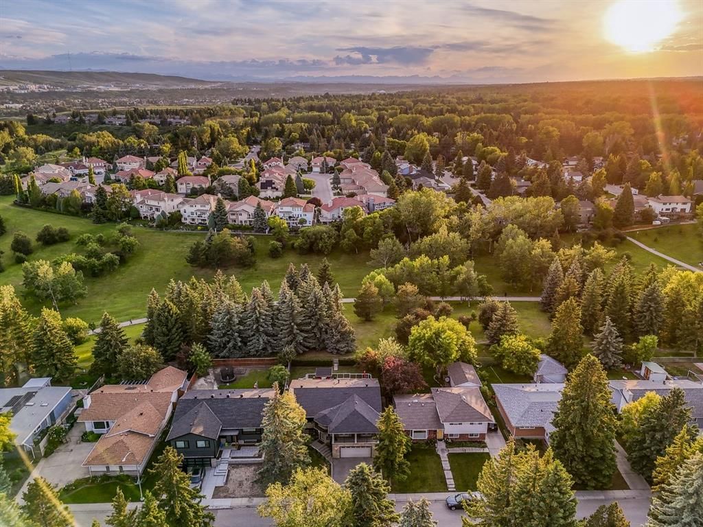 5011 Viceroy Drive NW, Calgary — main listing photo