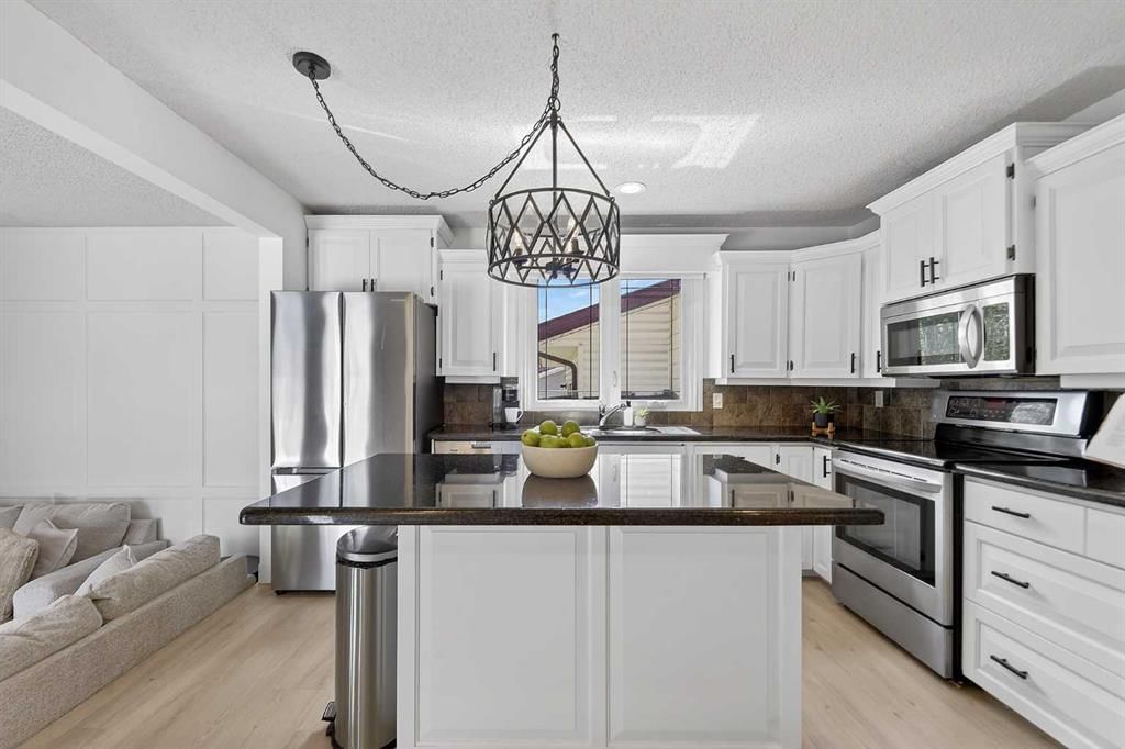 240 Canniff Place SW, Calgary — main listing photo