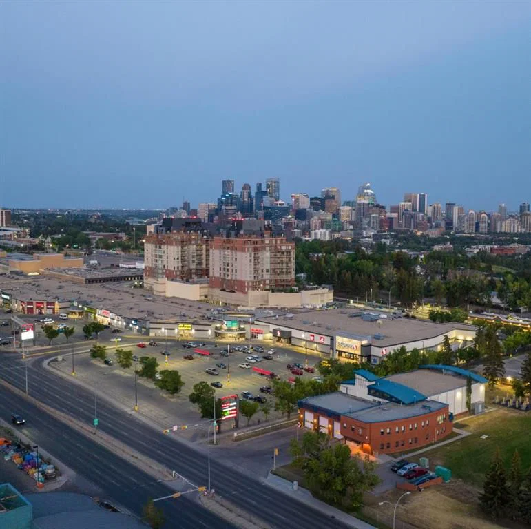 1632 14 Avenue NW, Calgary — main listing photo