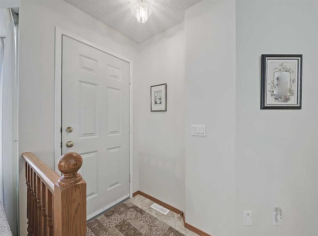104 Riverside Place NW, High River — photo 3 of 39