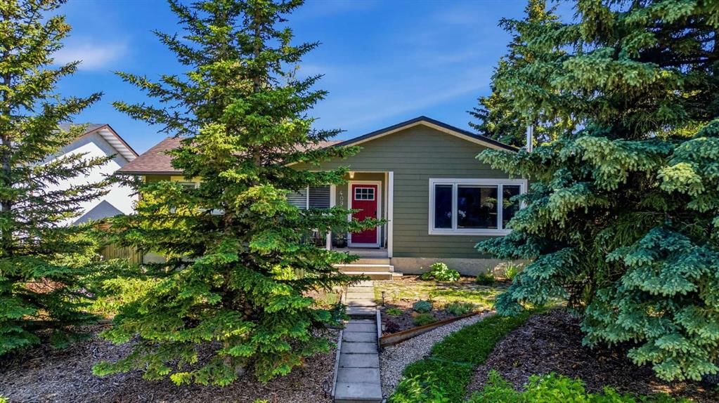 1409 Idaho Street, Carstairs — main listing photo