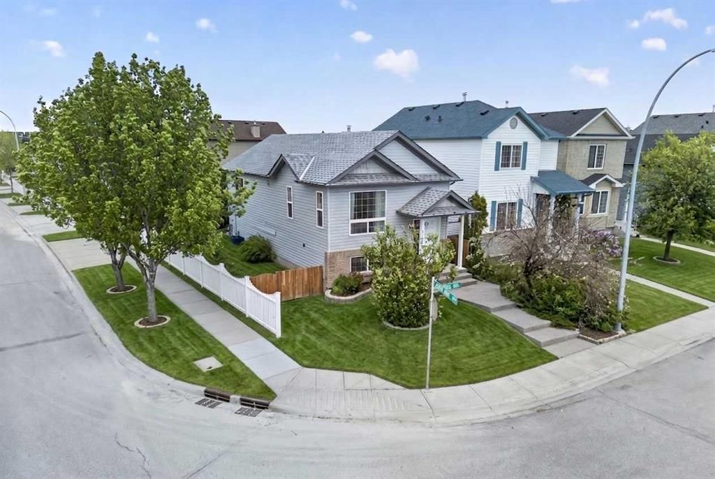 171 Saddlemont Crescent NE, Calgary — photo 2 of 32