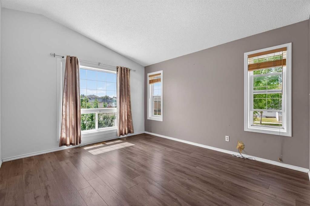 171 Saddlemont Crescent NE, Calgary — photo 4 of 32