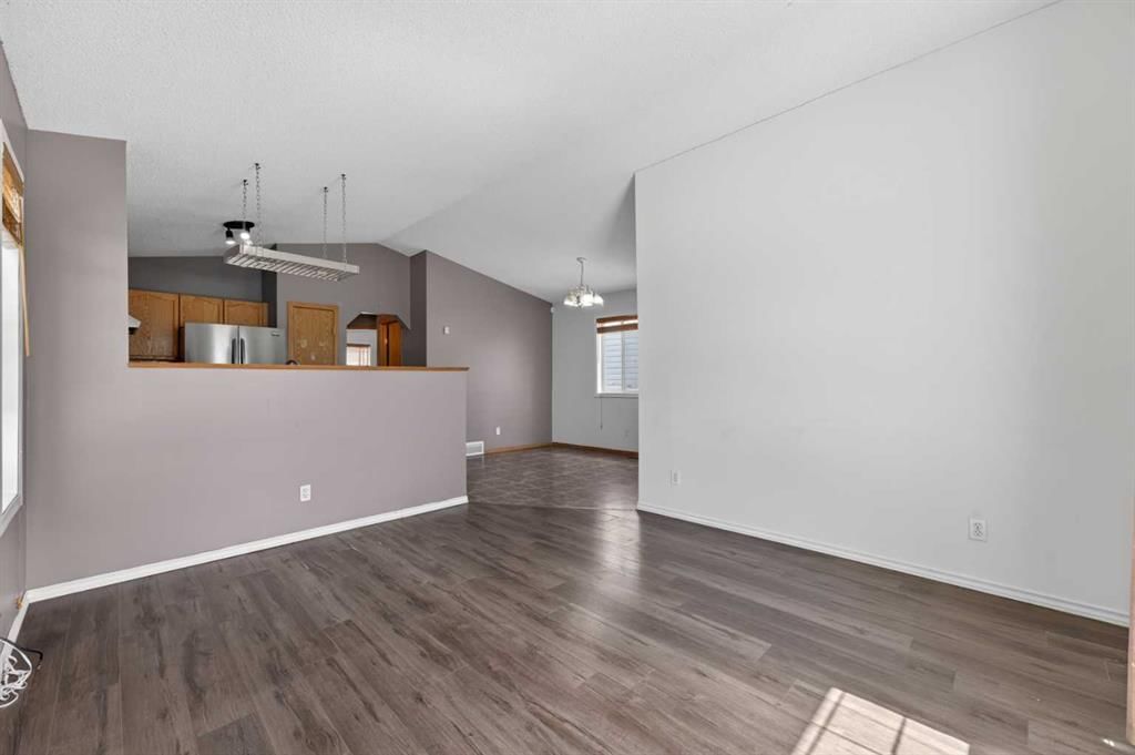 171 Saddlemont Crescent NE, Calgary — photo 5 of 32