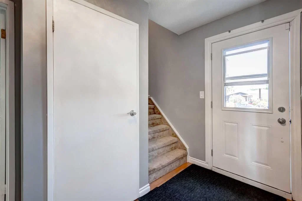 131 Dovertree Place SE, Calgary — photo 2 of 28