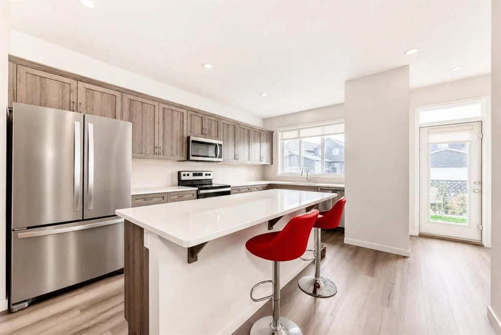 535 Seton Circle SE, Calgary — photo 5 of 36