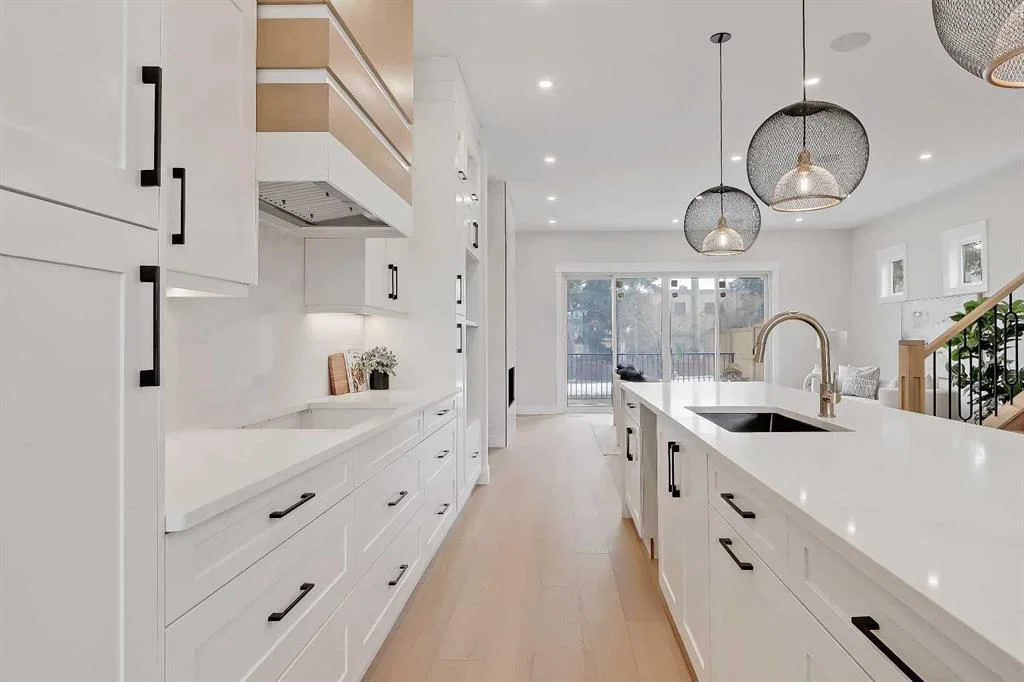 2023 26 Avenue SW, Calgary — photo 4 of 48
