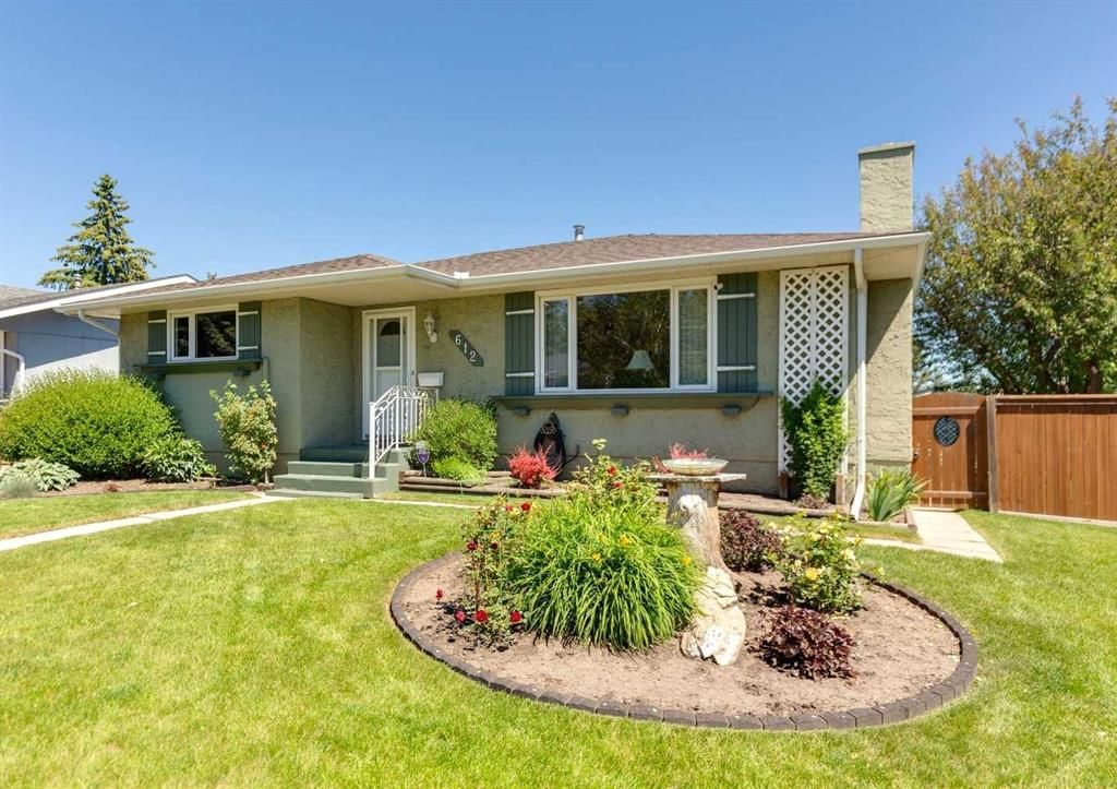 612 Cantrell Place SW, Calgary — main listing photo