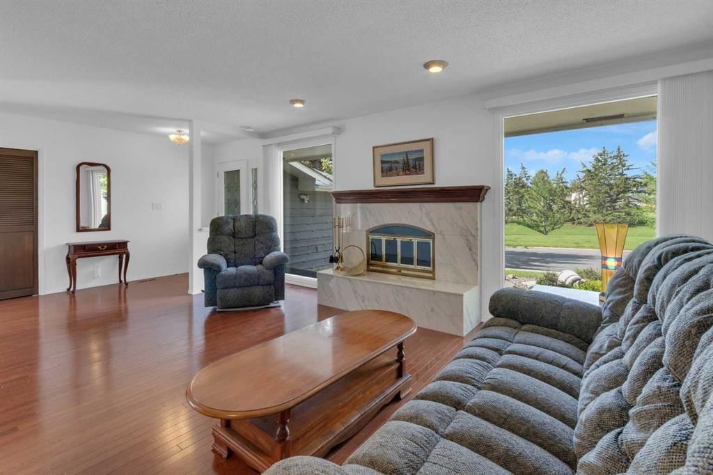 316 Norseman Road NW, Calgary — photo 5 of 32