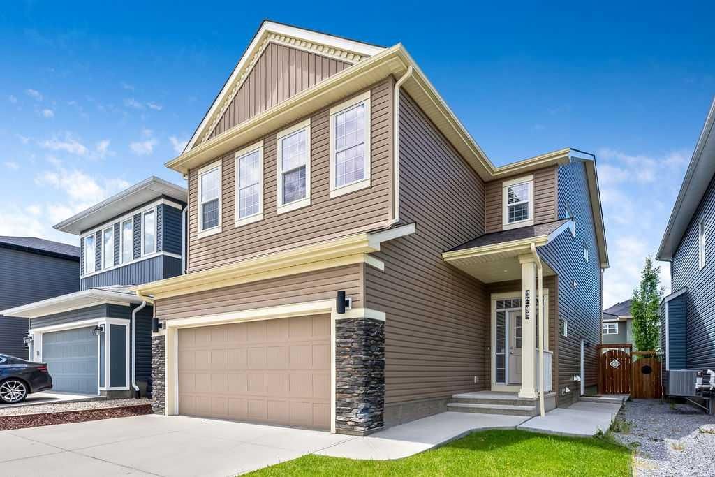 435 Evansglen Drive NW, Calgary — main listing photo