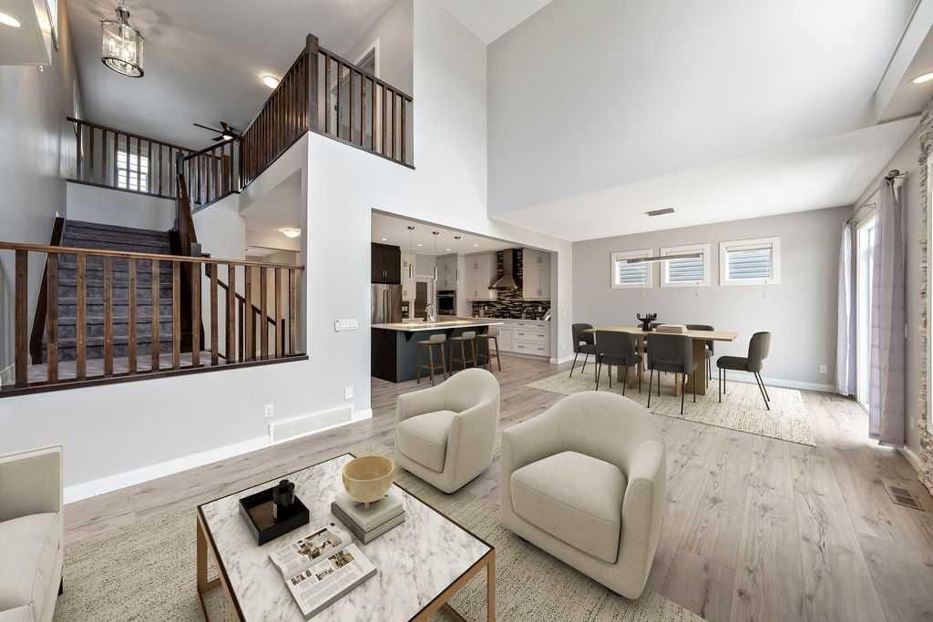 435 Evansglen Drive NW, Calgary — photo 3 of 44