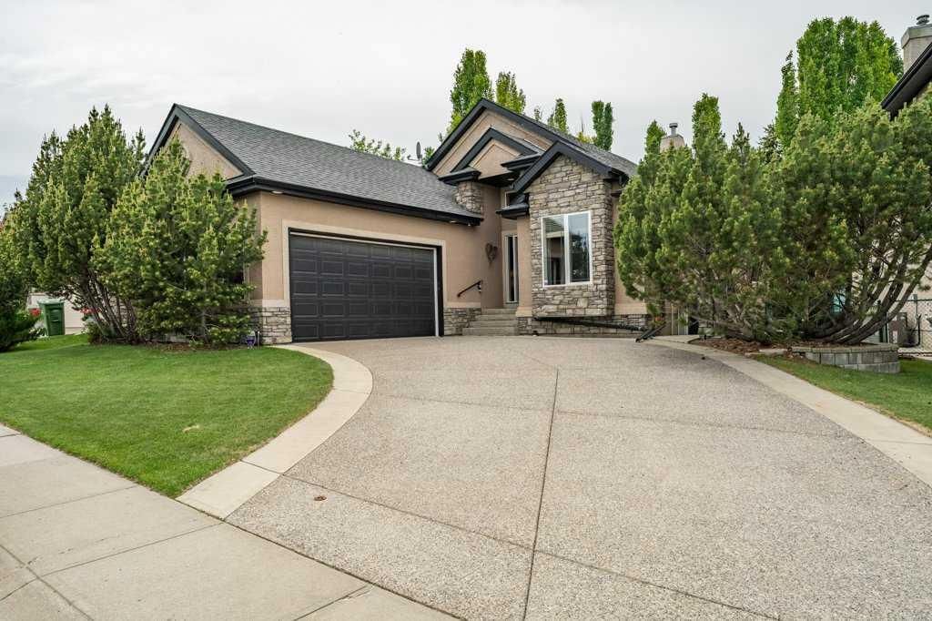 123 Valley Creek Road NW, Calgary — photo 2 of 43
