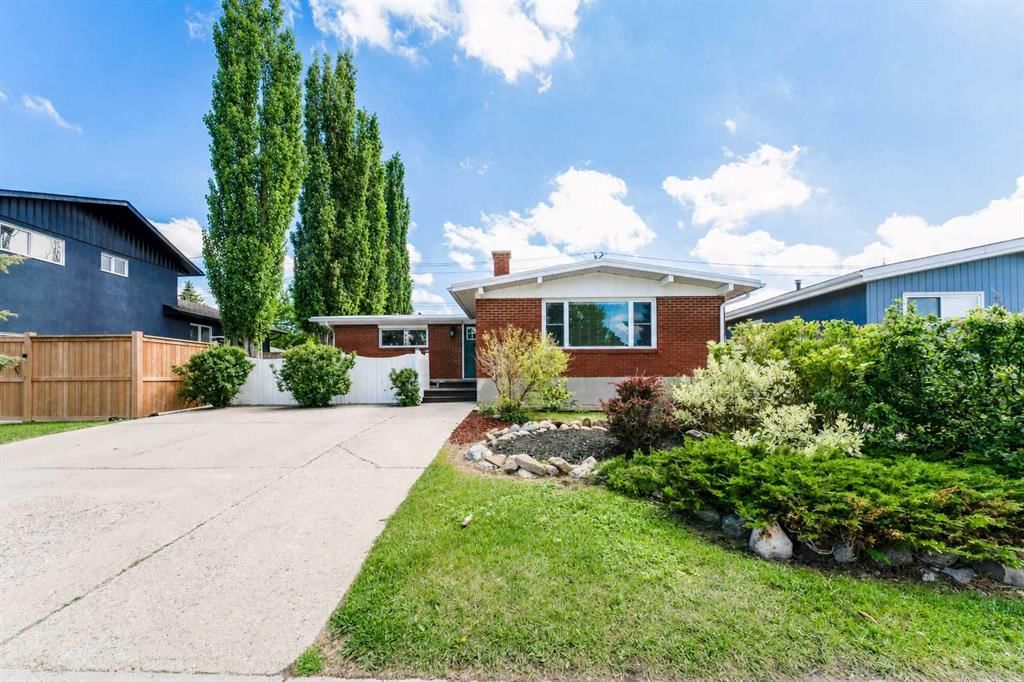 2023 8 Avenue NE, Calgary — main listing photo