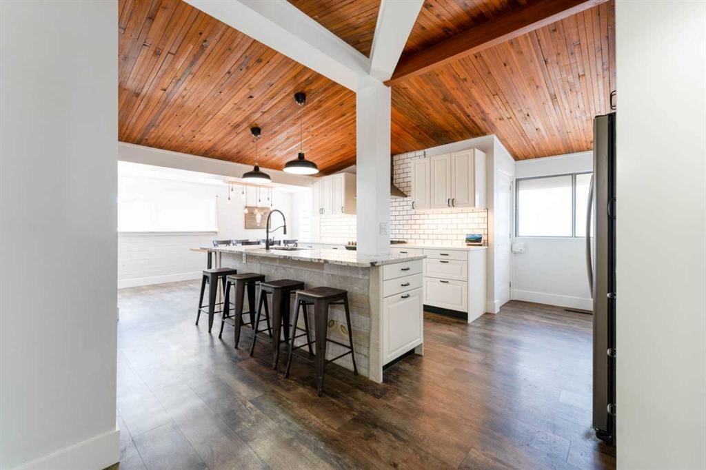 2023 8 Avenue NE, Calgary — photo 5 of 48