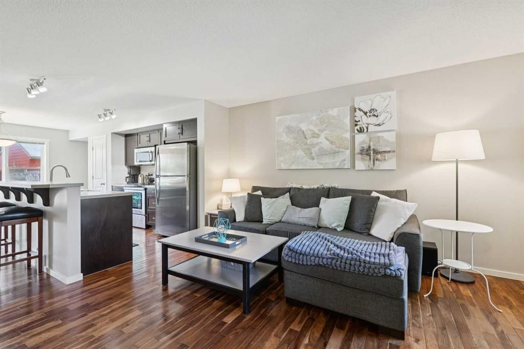 58 Walden Drive SE, Calgary — photo 4 of 31