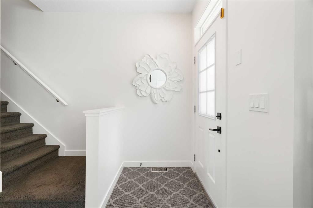 112 Silverado Skies Common SW, Calgary — photo 2 of 28