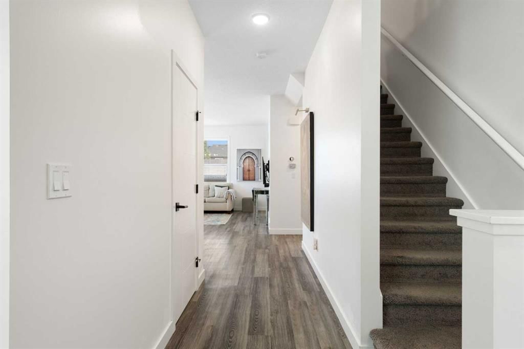 112 Silverado Skies Common SW, Calgary — photo 3 of 28
