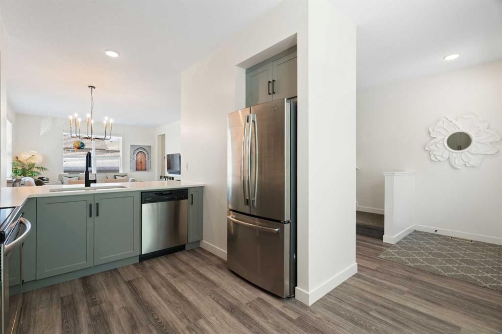 112 Silverado Skies Common SW, Calgary — photo 4 of 28