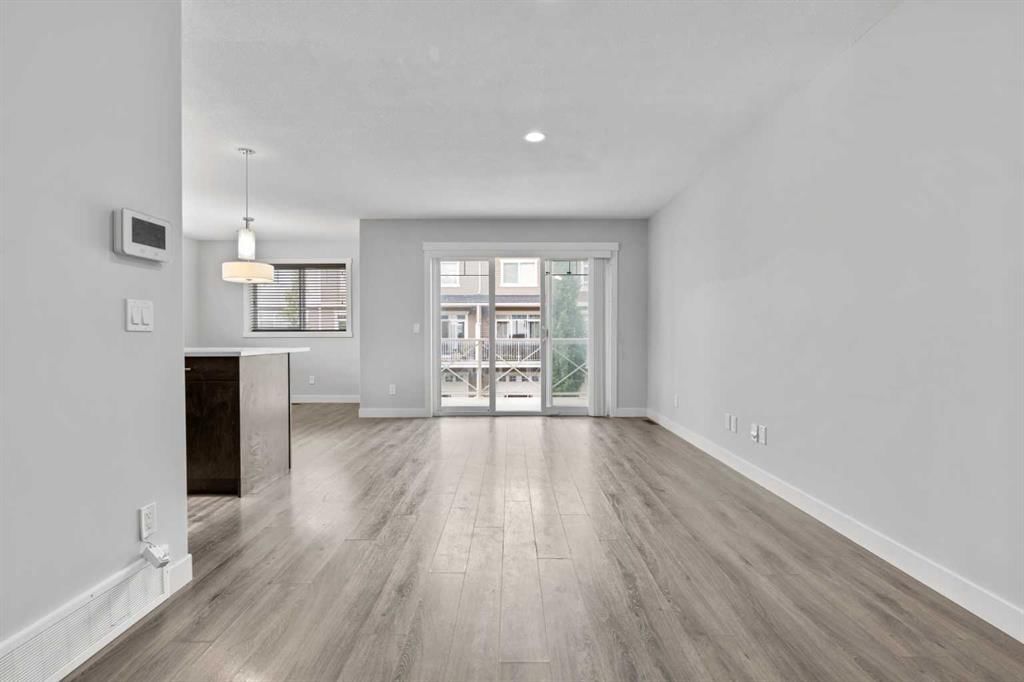 905 Skyview Ranch Grove NE, Calgary — photo 5 of 30