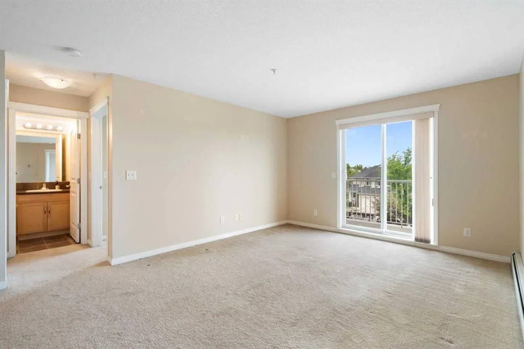 4314, 31 Country Village Manor NE, Calgary — photo 4 of 28
