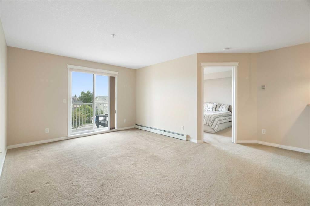 4314, 31 Country Village Manor NE, Calgary — photo 5 of 28