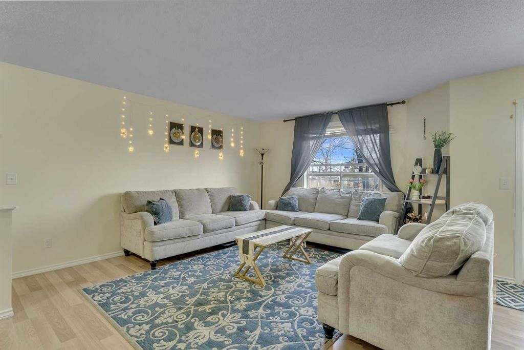 256 Taracove Place, Calgary — photo 4 of 26