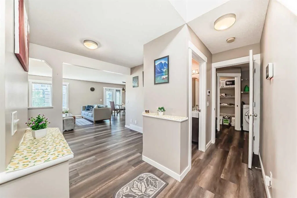 442 Citadel Drive NW, Calgary — photo 3 of 44