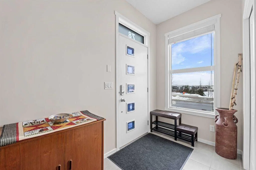 78 Livingston Gate NE, Calgary — photo 4 of 35