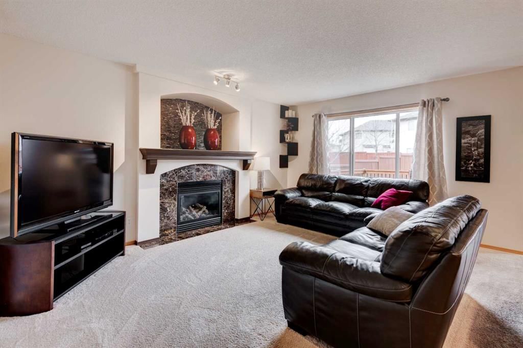 41 Chapman Close SE, Calgary — photo 2 of 35