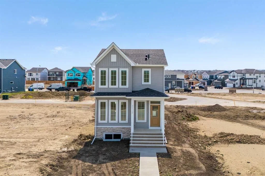 2112 152 Avenue NW, Calgary — main listing photo