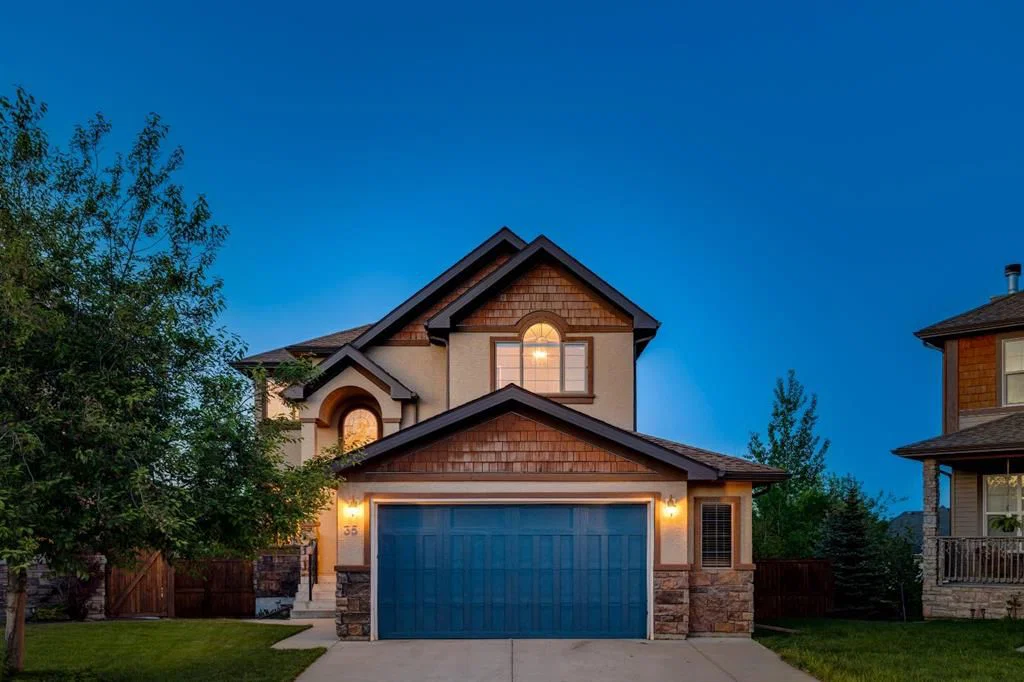 35 Tremblant Point SW, Calgary — main listing photo