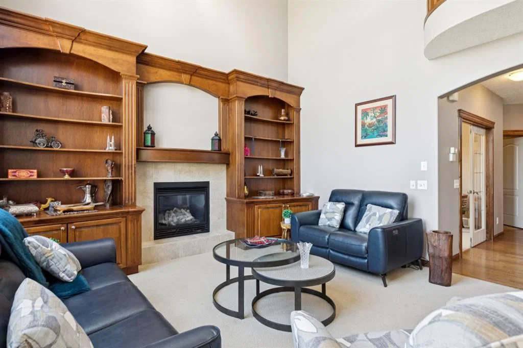 35 Tremblant Point SW, Calgary — photo 4 of 39