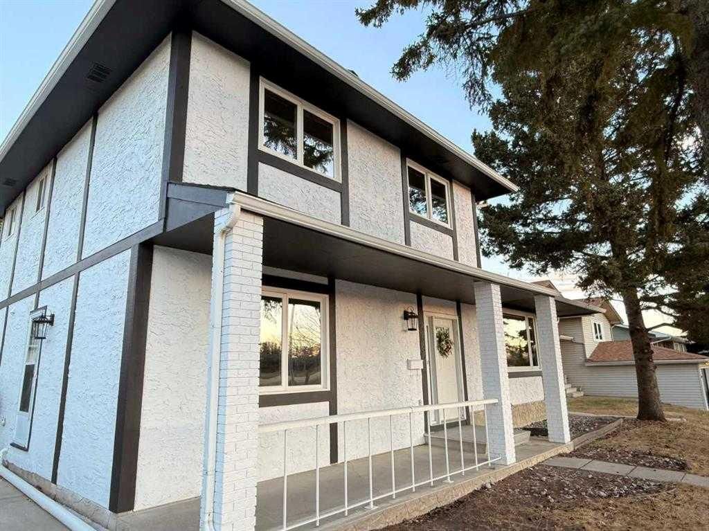 5632 Dalhousie Drive NW, Calgary — photo 4 of 36