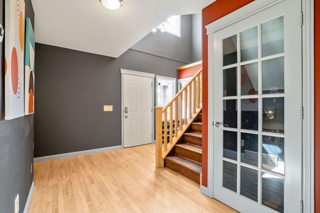 670 Chaparral Drive SE, Calgary — photo 3 of 35