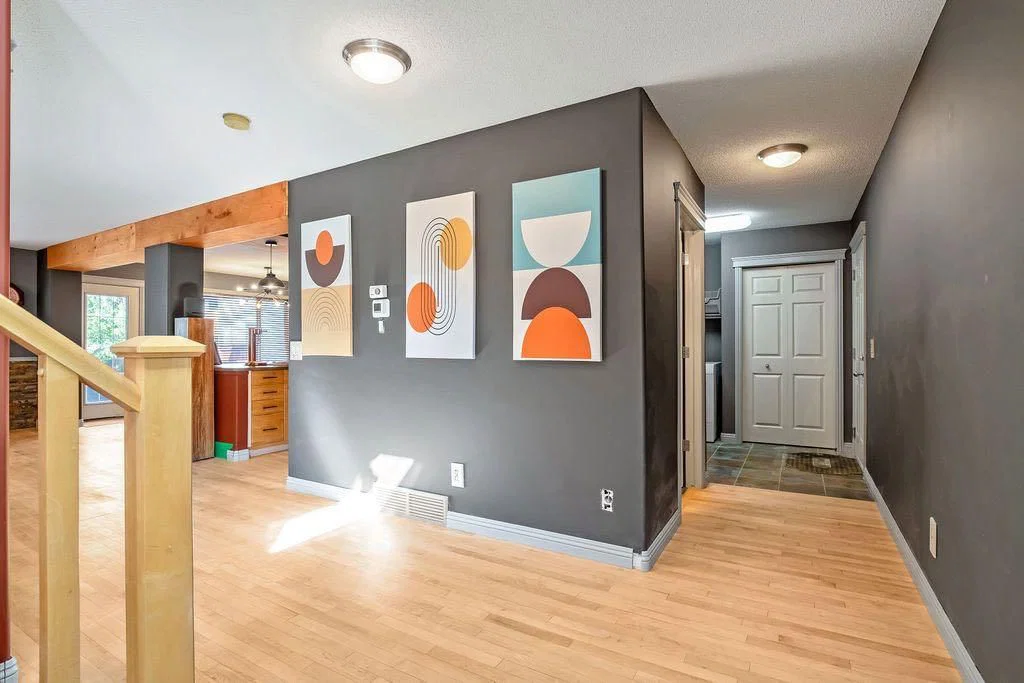 670 Chaparral Drive SE, Calgary — photo 5 of 35