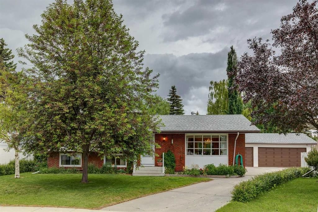 5036 Vallance Crescent NW, Calgary — main listing photo
