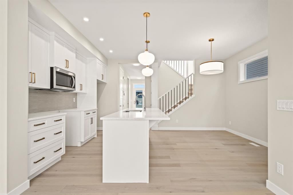118 Sora Gardens SE, Calgary — photo 3 of 11