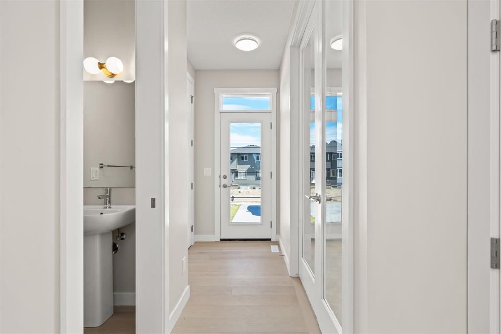 118 Sora Gardens SE, Calgary — photo 4 of 11