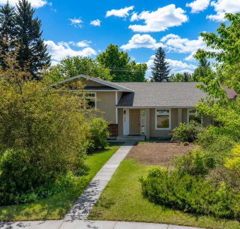 452 PARKRIDGE Rise SE, Calgary — main listing photo