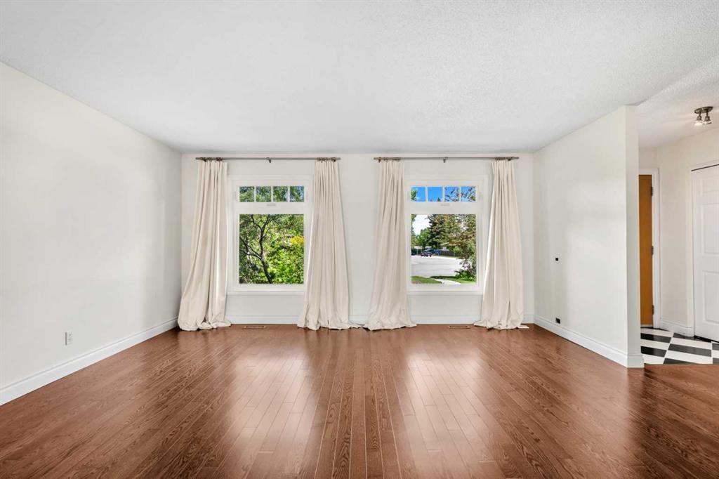 452 PARKRIDGE Rise SE, Calgary — photo 4 of 50