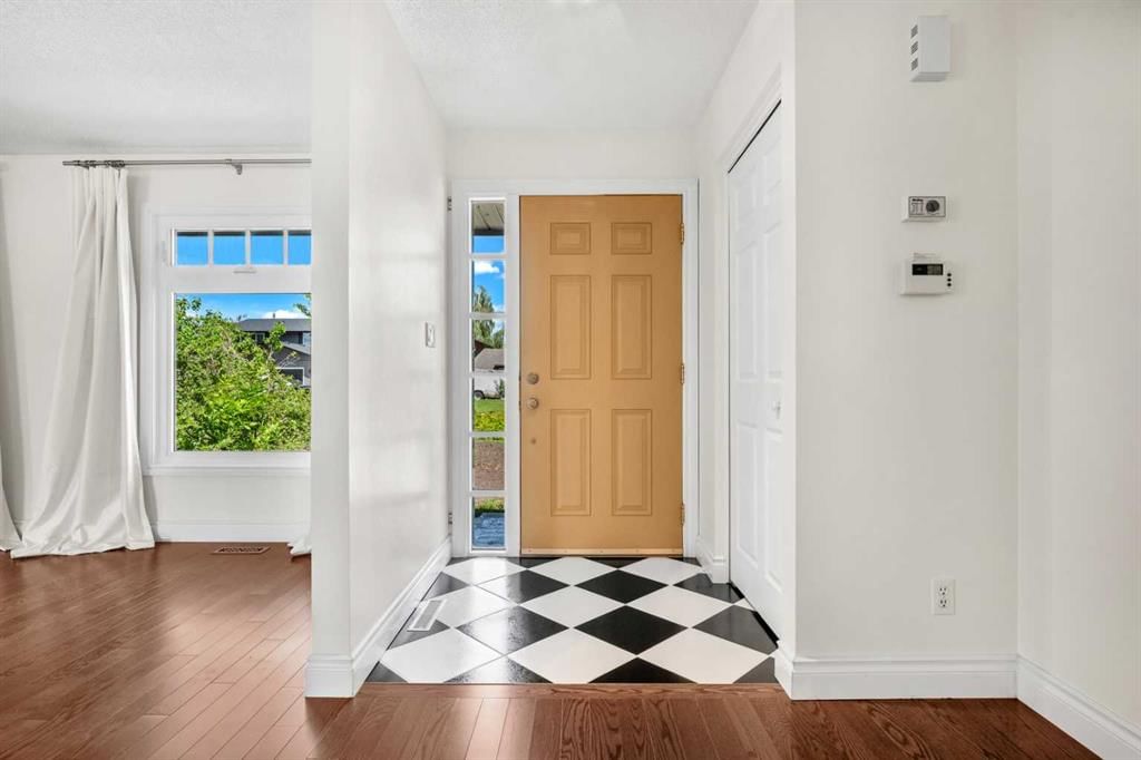 452 PARKRIDGE Rise SE, Calgary — photo 5 of 50