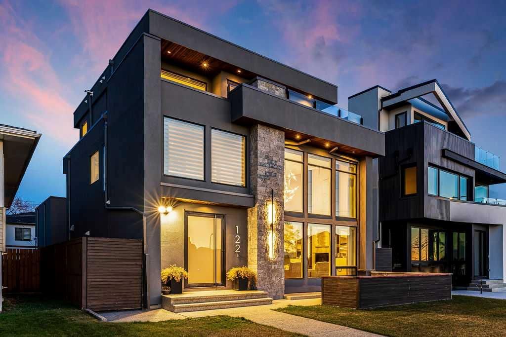122 13 Street NE, Calgary — main listing photo