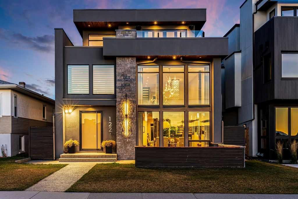 122 13 Street NE, Calgary — photo 2 of 50