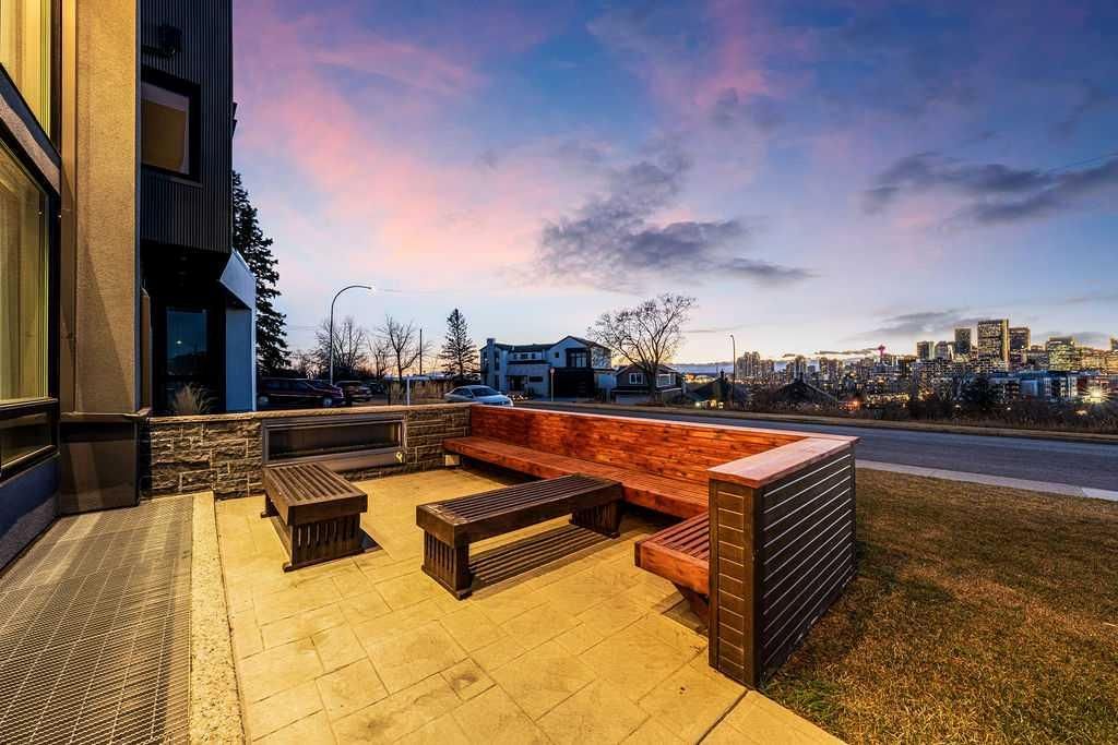 122 13 Street NE, Calgary — photo 3 of 50