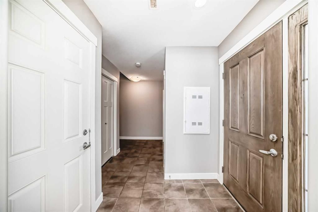 201 Evanston Manor NW, Calgary — photo 4 of 46