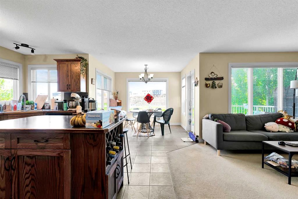 77 silverado creek Crescent SW, Calgary — photo 5 of 45