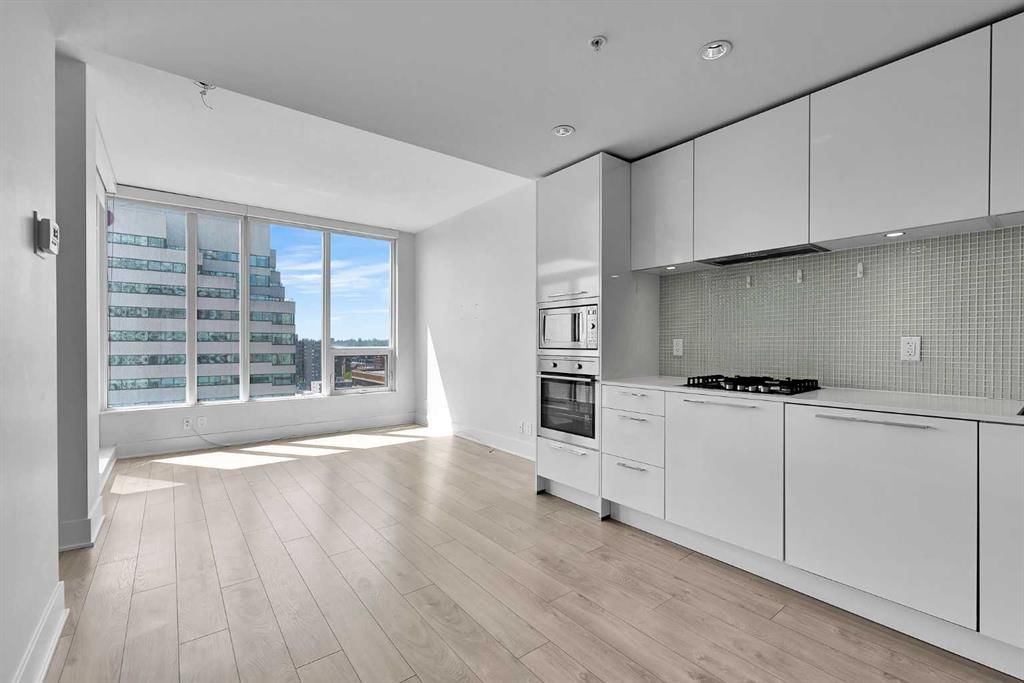 1401, 901 10 Avenue SW, Calgary — photo 4 of 48