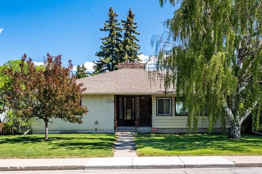 1738 Suffolk Street SW, Calgary — photo 3 of 39
