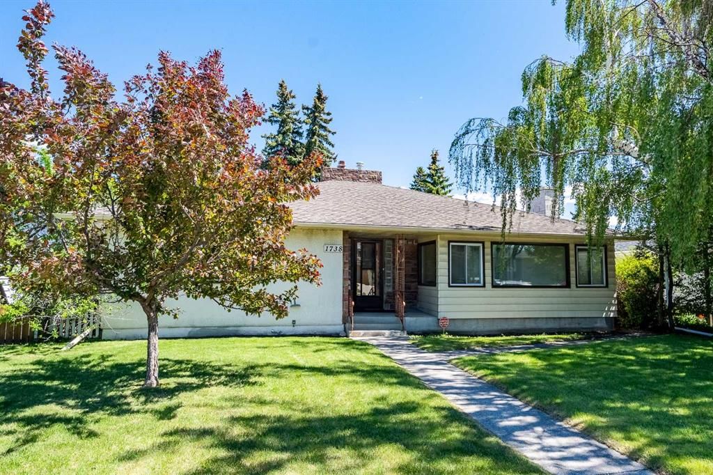 1738 Suffolk Street SW, Calgary — photo 4 of 39